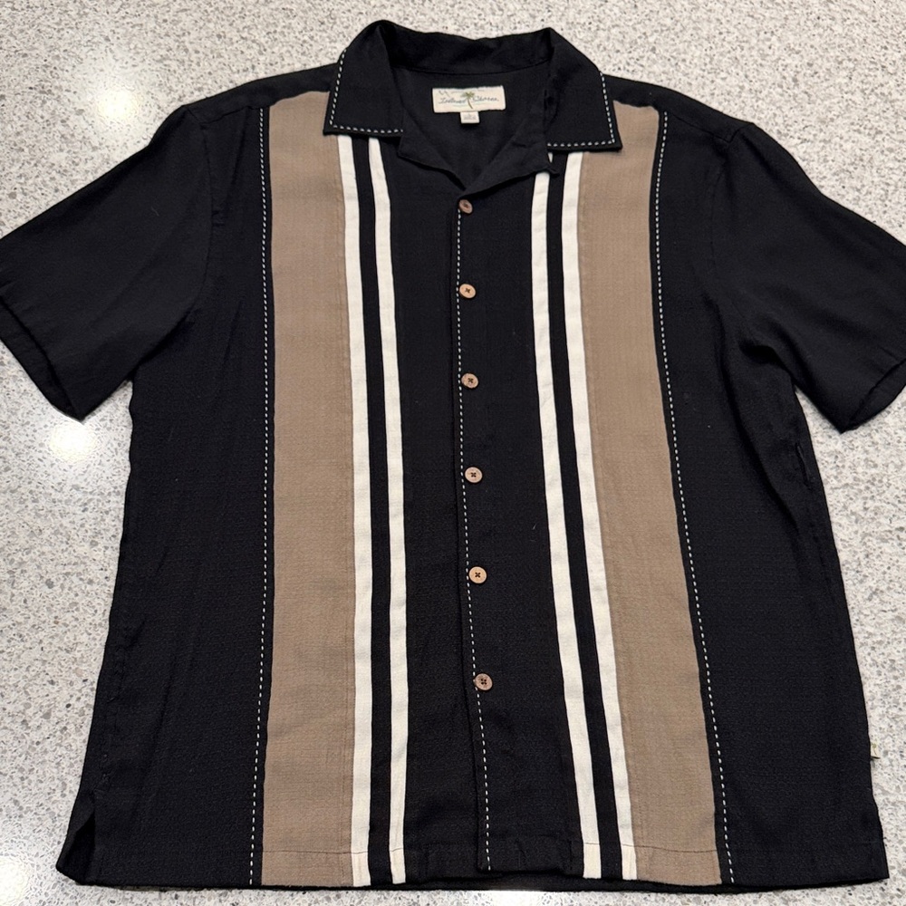 Men's Black Short-Sleeve Button-Down Camp Collar Stripped Shirt Large